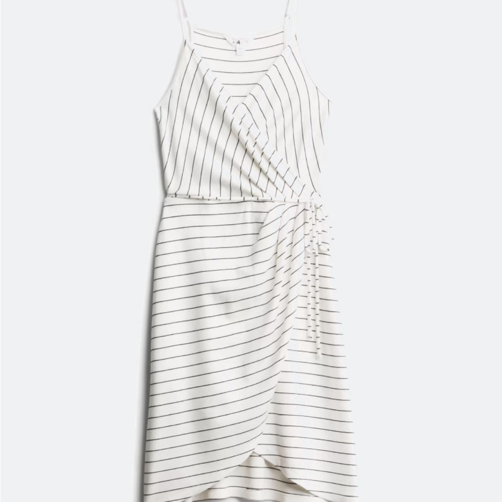 41 Hawthorn White and Black Asymmetrical Dress